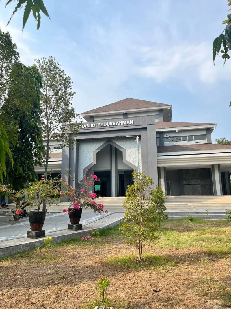 Serambi Masjid Laboratorium Keagamaan
